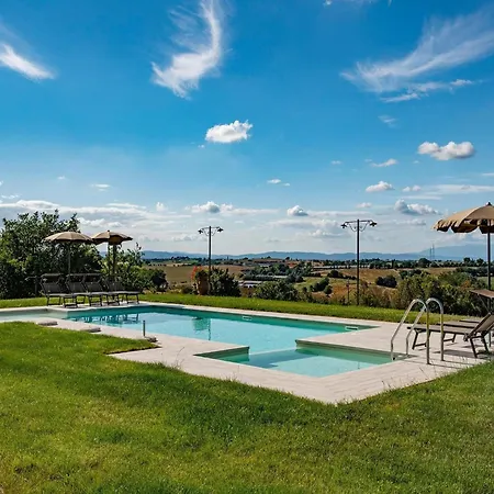 In Tuscany With Pool And Hill Views