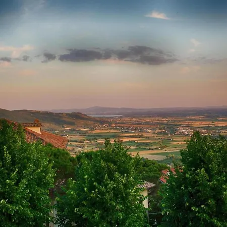 In Tuscany With Pool And Hill Views 빌라