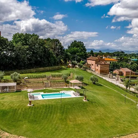 In Tuscany With Pool And Hill Views 빌라 *